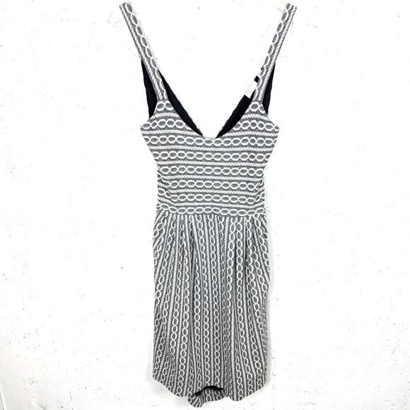 Anthropologie 9-H15 STCL Geometric Mini Dress Open Back Button Detail Gray Large - Picture 3 of 10